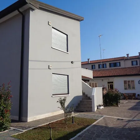 Casa Di Chiara Vicino Venezia E Aeroporto Vce Apartment Campalto Exterior photo