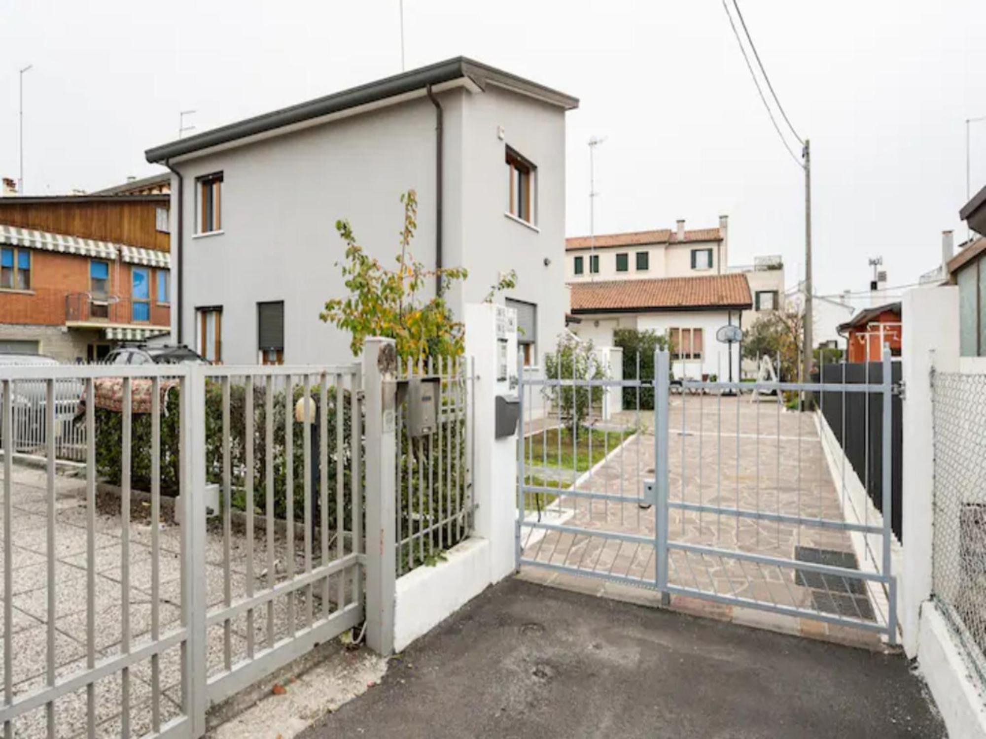 Apartment Casa Di Chiara Vicino Venezia E Aeroporto Vce Campalto